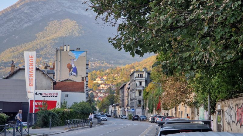   - AMO Urbanisme Favorable à la Santé pour le quartier Esplanade à GRENOBLE, France